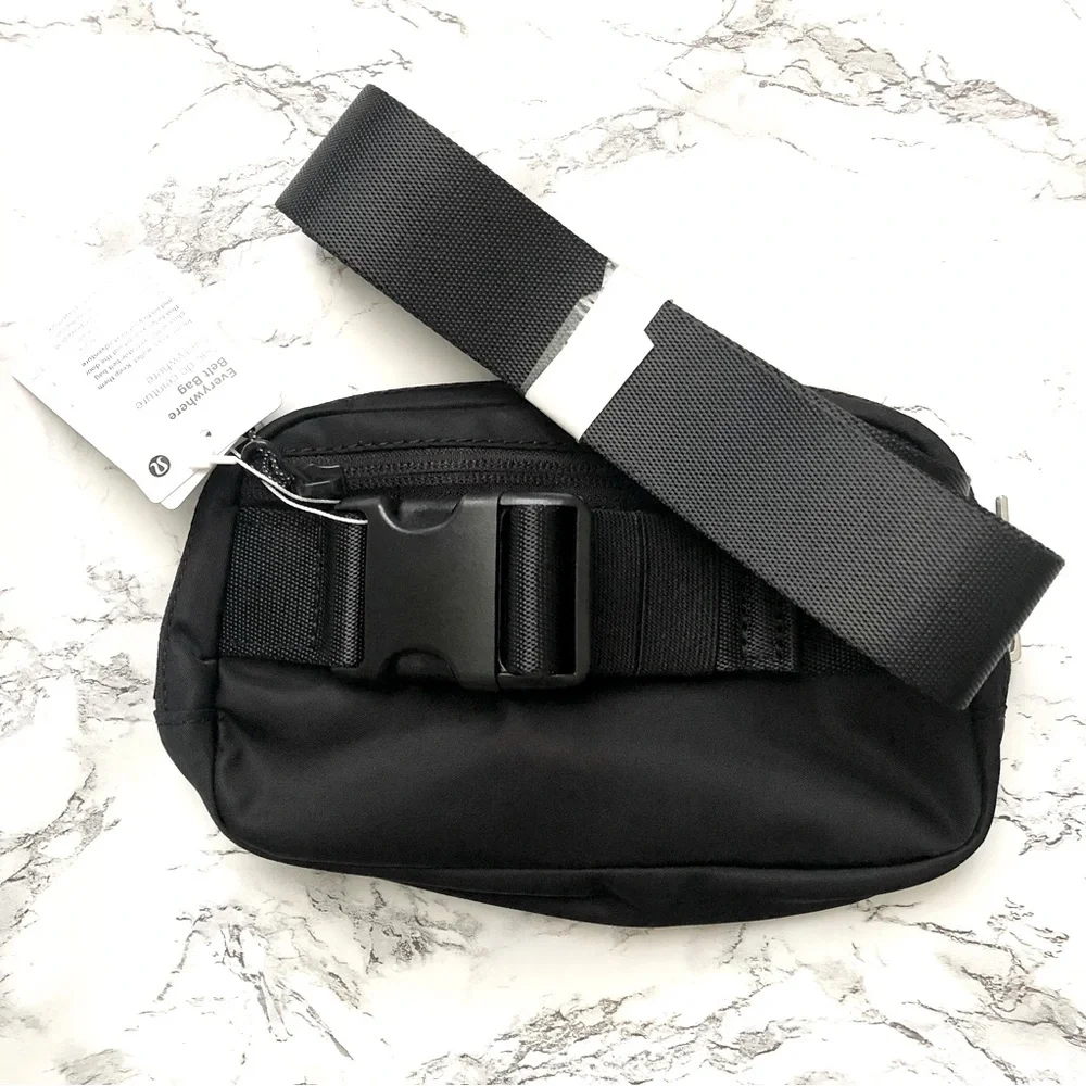 Lululemon Everywhere Belt Bag Extended Strap Black - Picture 7 of 7